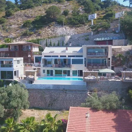 מלון Loft - Adults Only 3*