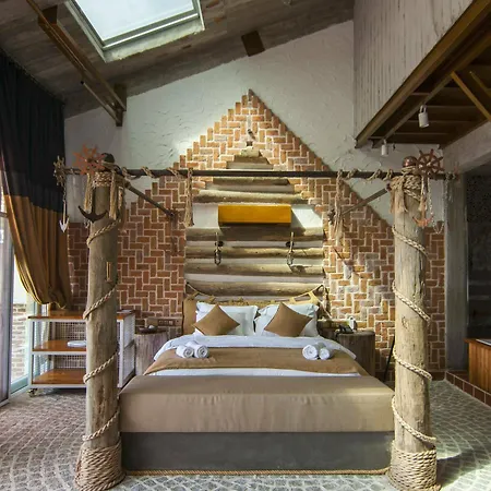 מלון Loft - Adults Only 3*