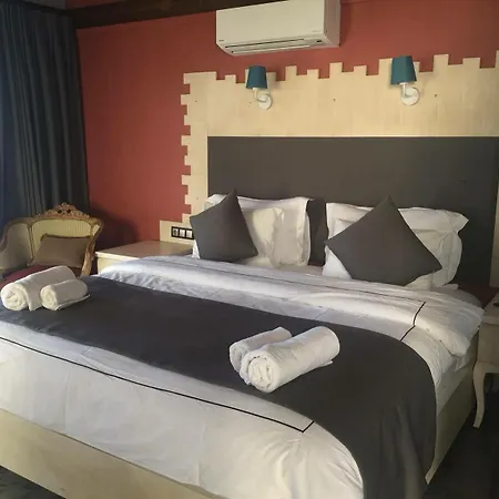 מלון Loft - Adults Only 3*