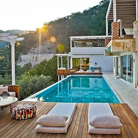 Loft - Adults Only Hotel